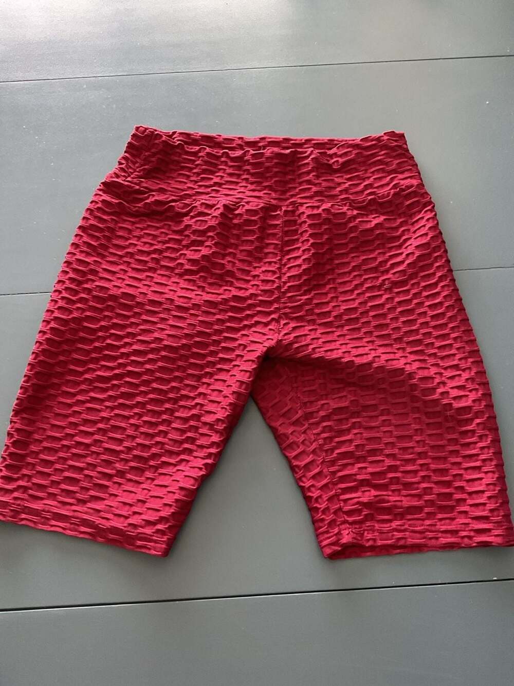 ARA SPORTS Women's Burgundy Textured Scrunch Butt Lifting Biker Yoga Shorts